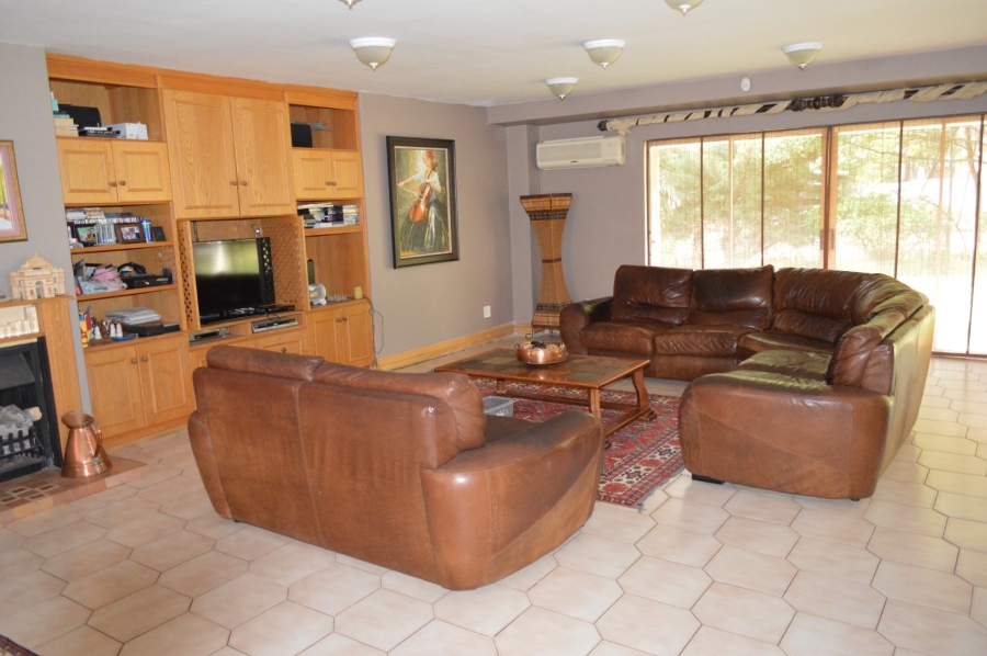 4 Bedroom Property for Sale in Wilkoppies North West